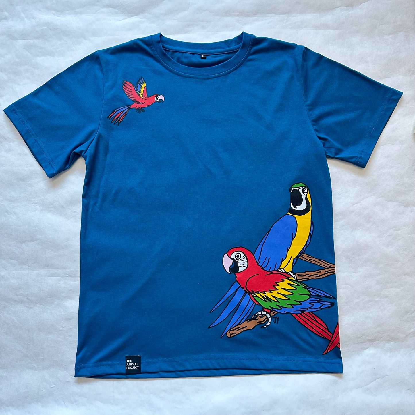 Unisex T-shirt - Macaw Design